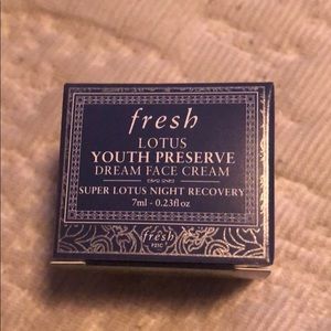 Fresh youth preserved face cream